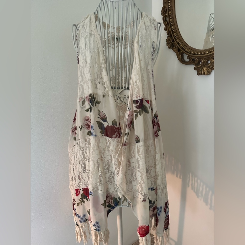 Floral lace vest